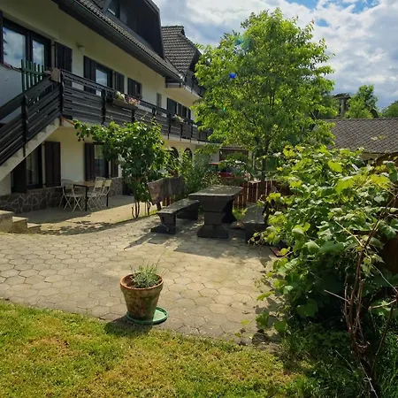 Bed & Breakfast The Village Rest - Gorenjska *