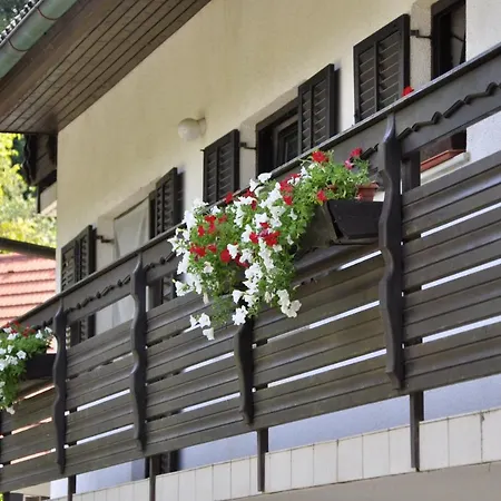 The Village Rest - Gorenjska Апартаменты