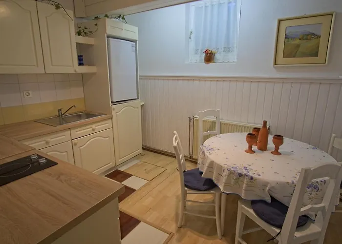 The Village Rest - Gorenjska 3* Brezje